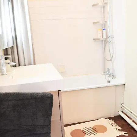 T2 Cozy, Quiet, Parking & Near Bordeaux And Airport Apartamento